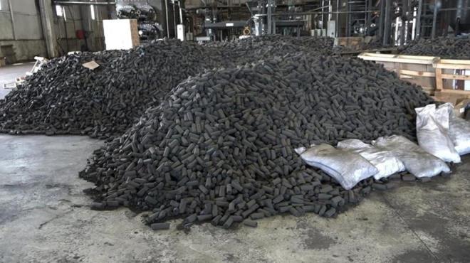 'DER EHRLERE DE GNDERECEZ''  <p>    ay pne olan talebin retimle snrl olduunu, rettike taleplere karlk verebileceklerini kaydeden Metin "Belediyemize buralardan ciddi bir gelir elde etmi olacaz. Talep bizim retimimiz neticesinde geliyor. Yoksa u anda aylk retimimiz 100 ton civarnda ve bu rnler hemen tkeniyor, ok talep gryor. Almanya, Grcistan ve Trkiye'de 25-30 kadar ehre u anda retimimiz yettii iin yollayabiliyoruz. retim yettike dier ehirlere de yollayacaz" eklinde konutu.