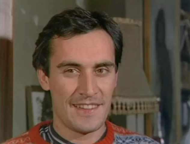 Yeilam'da canlandrd kt karakterle tannan usta oyuncu Eray zbal'n deiimi herkesi artt. zbal'n yllar iindeki deiimi nerden nereye dedirtti.