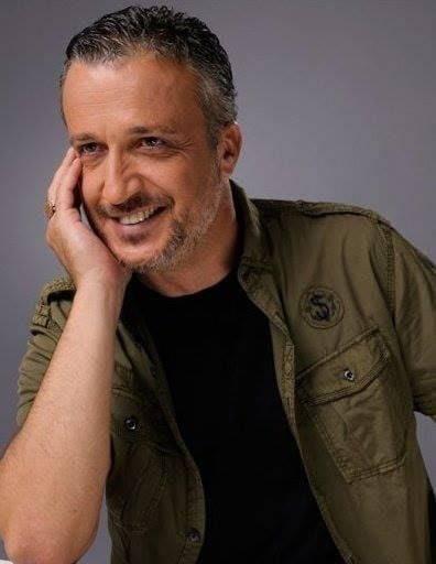 "Ezel", "Gz Glleri", "Abuzer Kadayf", "Ac Hayat", "Byle Bitmesin" ve "Veda" adl yapmlarn da aralarnda olduu birok dizi ve filmde rol alan oyuncu Tekin Temel, 23 Ekim 2024 tarihinde 56 yandayken vefat etti.