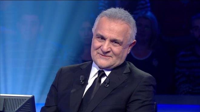 Geirdii beyin kanamas nedeniyle 10 yldr komada olan usta oyuncu ve sunucu Kenan Ik, 29 Temmuz 2024'te 76 yanda vefat etti.