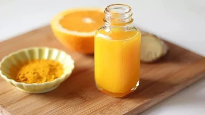 <p><strong>GNGER SHOT NASIL HAZIRLANIR?</strong></p>  <p>Evde kolayca hazrlayabileceiniz ginger shot tarifi yle:</p>  <p><strong>Ginger Shot Tarifi</strong></p>  <p><strong>Malzemeler:</strong></p>  <p>-Avu ii kadar taze zencefil<br> -3 adet mandalina<br> -1 adet portakal<br> -1 adet limon<br> -1 su barda su<br> -1 ay ka toz zerdeal<br> -Yarm ay ka karabiber</p>