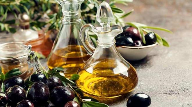 "Zeytinyandaki kalite iyi zeytinle balar. zenle bytlm iyi zeytin meyvesi, iyi ilendiinde doru ellerde salk iksirine dnr. nk zeytin aslnda ok fazla antioksidan madde barndran bir meyve. Bir sper gda. Bu meyvenin ierisindeki antioksidanlar zeytinyana olabildiince geirebilmek ok nemli.