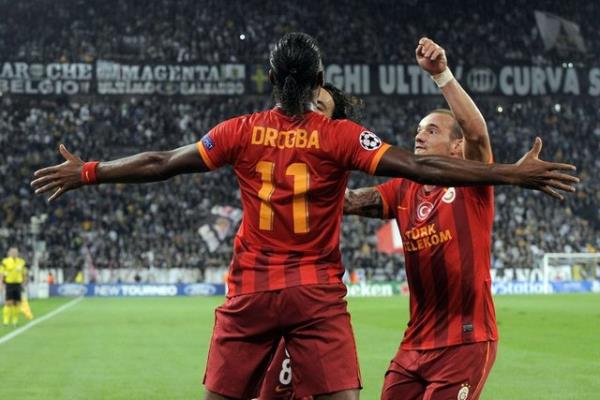 2012-2013 sezonunun devre arasnda geldii Galatasaray'da yarm sezonda 5 gole imza atan Drogba, yeni sezonun ilk nemli manda da golc zelliini ortaya koydu.