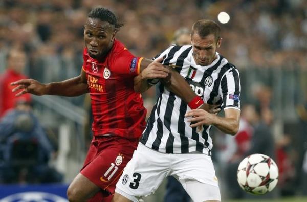 Drogba, "Devler Ligi"nde B Grubu'ndaki ilk mata alnan 6-1'lik Real Madrid yenilgisi ve yaanan teknik direktr deiikliinin ardndan kritik neme sahip olan Juventus mcadelesinde yldzlat.