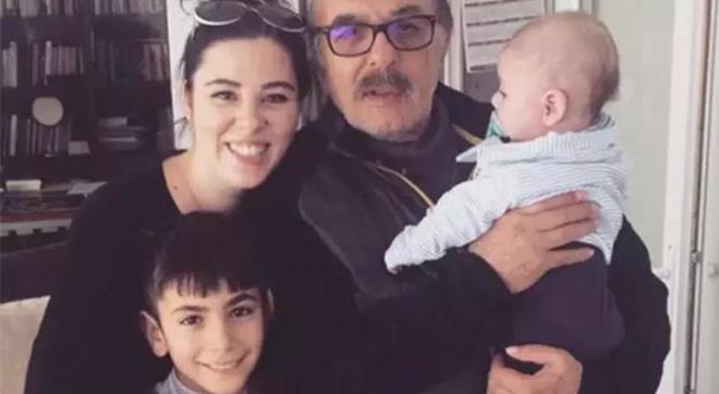 Bir sre diyaliz tedavisi gren Ferdi Tayfur'a, Antalya'da 2020'de olunun bbrei nakledilmiti.