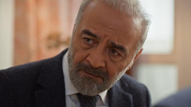 Nisan aynda proje bittikten sonra biz dizinin yaynland medya grubuna mail olarak ilettik. Bunu ilettikten sonra dosyalarn tamam Dramalar Mdrl'ne aktarld. Bir aya yakn geri dn oldu kanaldan bize. 'u andaki yayn akmza uygun neticede deil, emsal projeler olduu iin baka bir projeniz varsa onun zerinden almaya devam edebiliriz' diye bir mail geldi.