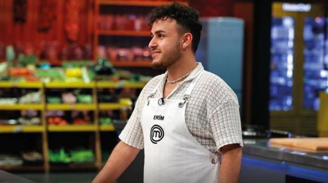 DRDNC YARIMACI<p>    Masterchef'te ceket yarnda ilk altya kalan drdnc isim Erim oldu.