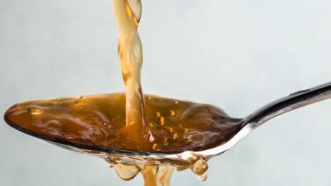 Elma sirkesi sindirim sistemi boyunca biriken toksinlerin atlmasna yardmc olur. ine ekleyeceiniz bir miktar bal, mshil etkisiyle barsak hareketlerini yumuatr ve kolaylatrr. Ayn zamanda mideyi yattrr ve gaz sorunlarn azaltr.