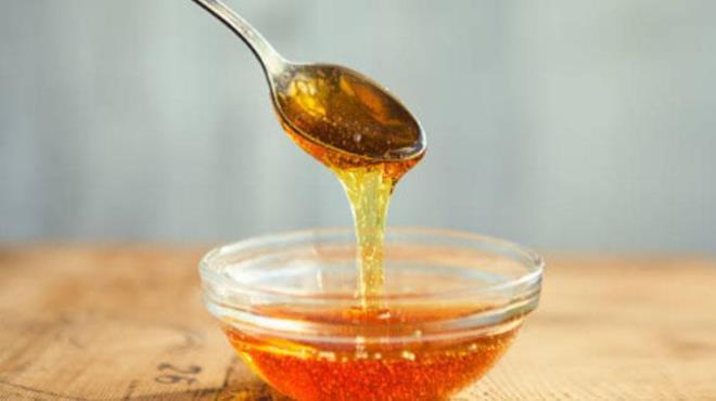 Karma yarm ay ka taze sklm limon suyu ekleyebilirsiniz. Limon, sindirimi destekler ve karmn etkisini artrr. Bunun yan sra biraz toz tarn eklemek hem kan ekerini dengeler hem de barsaklar uyarr. Dzenli kullanldnda etkilerini ksa srede fark edeceksiniz.