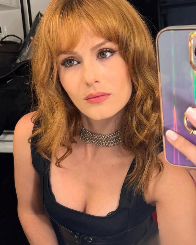 <h2 class="womanpage-gallery-detail-sub-title womanpage-gallery-detail-card-frame--sub-title">BURCU CAVRAR'IN MERAK EDLENLER</h2>              <p class="card-text gallery-page-hero-card-text"></p><p>1989 stanbul doumlu olan Burcu Cavrar, Hali niversitesi Tiyatro Blm'nden mezun olmutur.</p>  <p>"Kapal ar" dizisiyle oyunculua adm atan Cavrar, ardndan&nbsp;"Akn Bedeli", "Gnl leri", "Poyraz Karayel" ve "Siyah Beyaz Ak", "Ramo", "Mahkum", "Yz Yllk Mucize", "mer" gibi&nbsp;birok projede&nbsp;rol almtr.</p>  <p>Sosyal medya hesabn da aktif olarak kullanan Burcu Cavrar, paylamlaryla da adndan sz ettiriyor.</p>