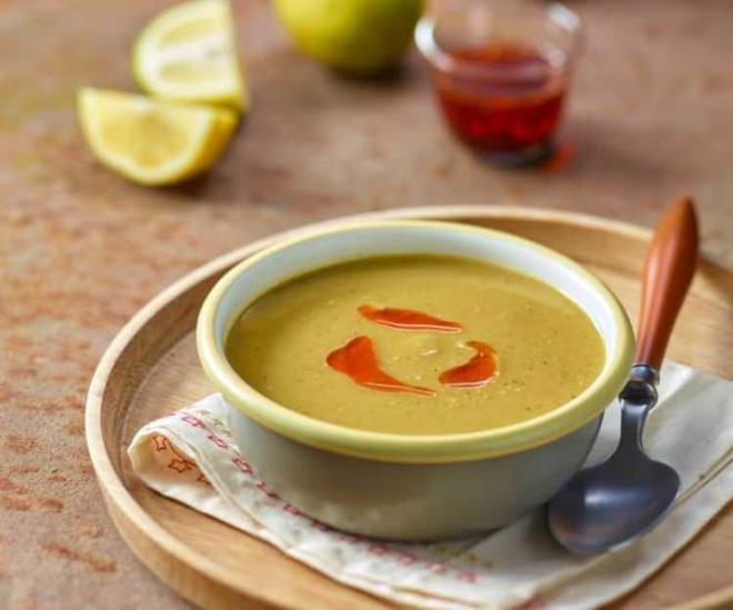 18- MERCMEK ORBASI    Trk sofralarnda hangi yemek eksik olmaz dersek, akla ilk gelen elbette Mercimek orbas olacaktr. Kimi zaman kahvalt kimi zaman le yemei kimi zaman da akam sofralarnda servis edilen bu orba, listenin 18'nci srasnda yer alyor.