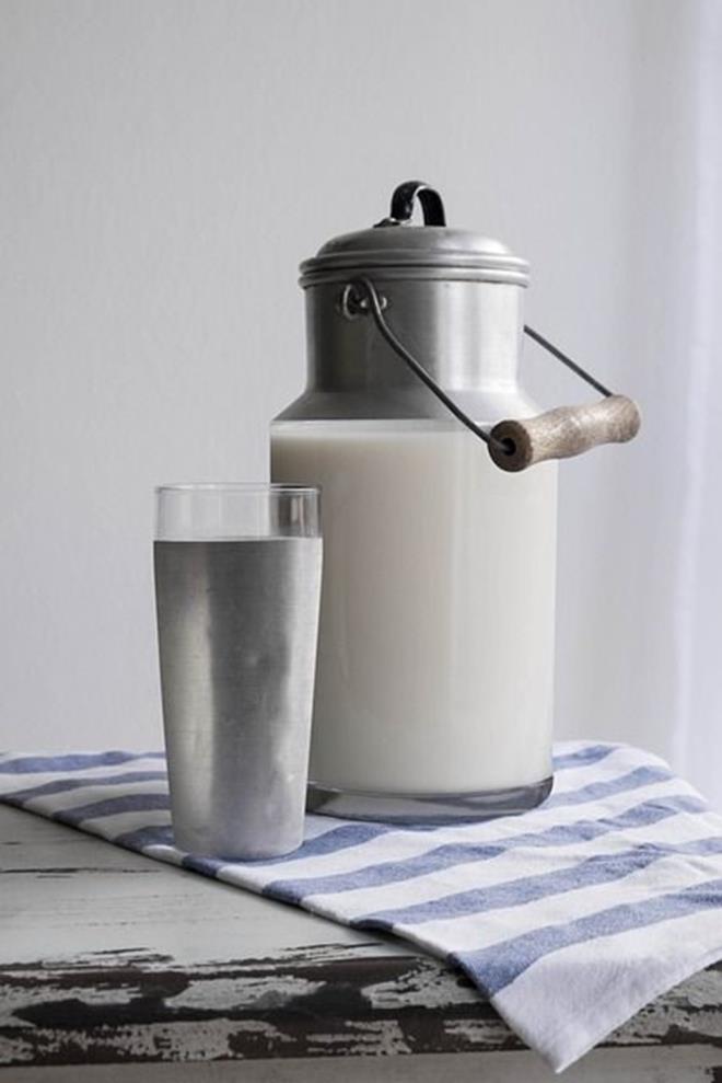 Kmz, B12 vitamini asndan zengindir, bu da kan yapmn destekleyerek kanszlkla mcadelede etkili olabilir.    Kmz, vcuttaki toksinlerin atlmasna yardmc olabilir. Fermente yaps sayesinde karacier ve bbrek fonksiyonlarn destekleyerek detoks etkisi yaratr.