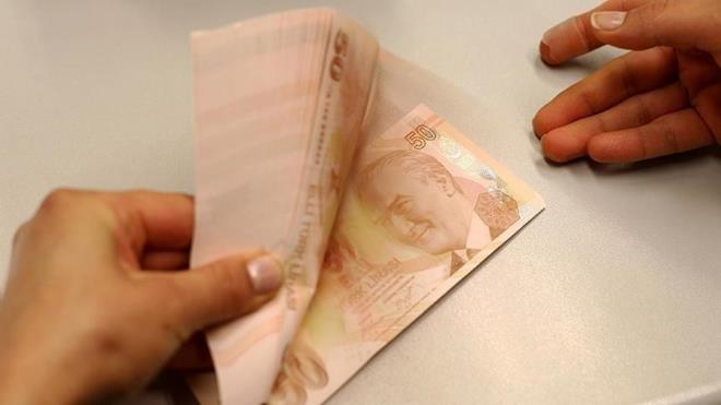 YALILIK MAA ZAMMI NE ZAMAN?    Memur ve memur emekli maa zam oranlar 2025 Ocak aynn ilk haftasnda netleecek.    TK'in Aralk ay enflasyon rakamlarnn aklanmasyla memur ve memur emekli aylklarnda yaplacak art da belli olacak.    Bu kapsamda memur maa katsaysndaki artla 65 ya ayl zammnn da netlemesi bekleniyor.