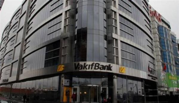 <b>Vakfbank:</b> 5 bin liraya kadar 0.85 faizli kredi veriyor. 1.02'den balayan faiz oranlaryla da 50 bin TL'ye kadar ihtiya kredisi kullanlabiliyor.