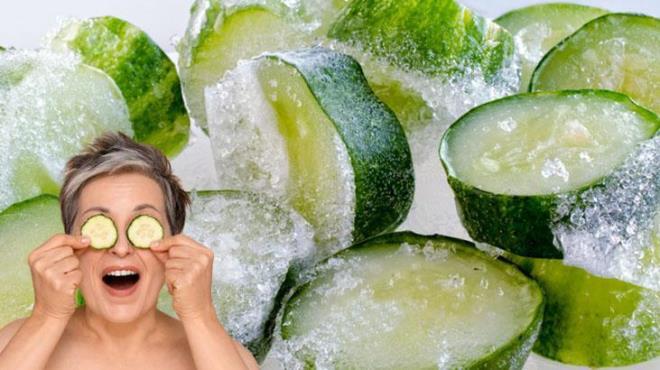 Yllardr bilinen cilt bakm tyolarndan biri de salatalk kullanmdr. Son yllarda sosyal medyada paylalan tyolar ise daha fazla insann ilgisini ekiyor. Fenomenlerin de denedii dondurulmu salatalk taktiinin olumlu sonular verdii syleniyor.