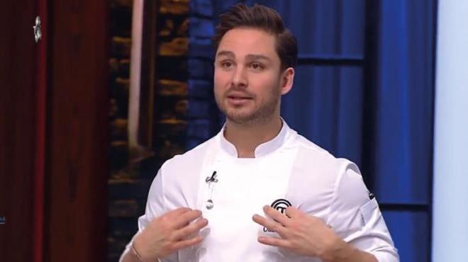 Onur, "O kadar heyecanlym ki, gerekten hedeflerime bir benze de olsa her gn daha ok yaklayorum. Benim Trkiye'ye gelme mcadelem Masterchef ile balad. ok mutluyum, elimden gelenin en iyisini imdi vereceim. Yazdm hikayeyi kesinlikle bitirmem gerekiyor ve bitirmem gereken hikayenin de mutlu olmas gerekiyor" dedi.