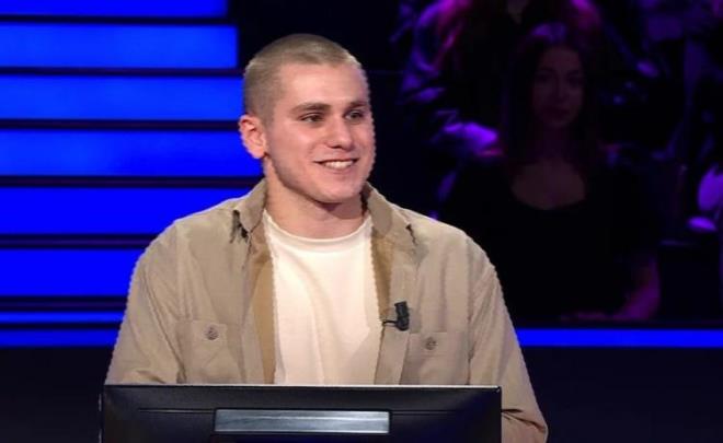 Eskiehir Osmangazi niversitesi Tp Fakltesi rencisi olan Karaca, ilk sorular kolaylkla yantlamay baard.