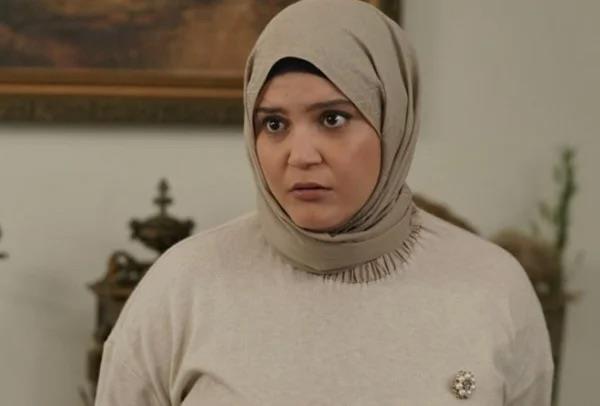 -Seninle birlikte olduum gne lanet olsun ama belki de iyi ki hayatma girdi. Senin gibi bir insann tecrbesini kazandm. Asla senin gibi bir insanla bir daha ayn sokakta yrmeyeceimi de anlam oldum" dedi.