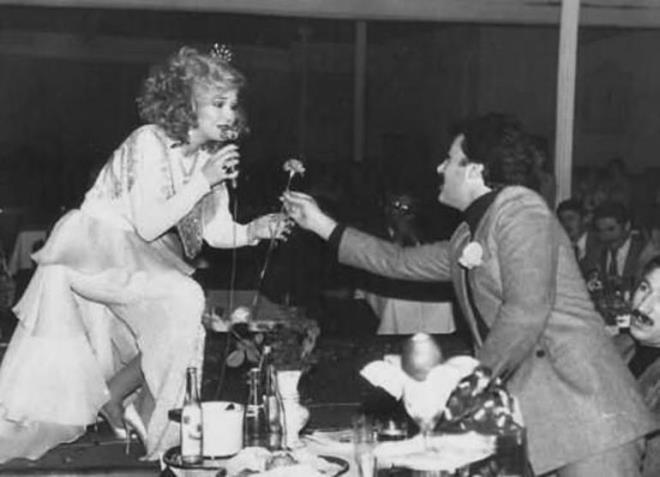 GLDEN KARABCEK    <p>    Bir devir kapand...  Trk Mziinin en deerli isimlerinden Ferdi Tayfur'a Allah'tan rahmet, sevenlerine ba sal diliyoruz.