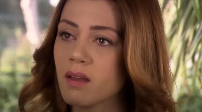 nl oyuncu, szlerine "Yaprak Dkm dizisi benim iin okul gibiydi. 5 yl kendimi konservatuvar okumu gibi hissetmitim" diye devam etti.