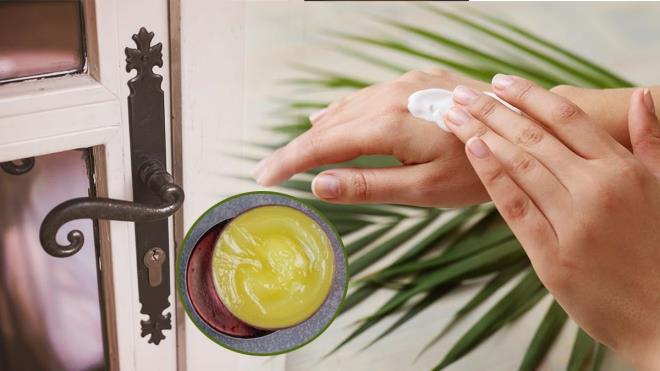 Renksiz ve kokusuz bir krem olan vazelinin yarm tp bile bereketli. Kap gcrtsndan, cilt kuruluuna kadar birok faydas bulunan vazelin her imdada yetiiyor. Neredeyse her evde bulunan vazelinin yarm tp cildinizden kapnza kadar her alanda kullanabileceiniz olduka ilevsel bir rn. Tam anlamyla fiyat performans rn olan vazelin hem cildinize hem cebinize fayda salayabilir. te vazelinin birbirinden ilgin kullanm alanlar