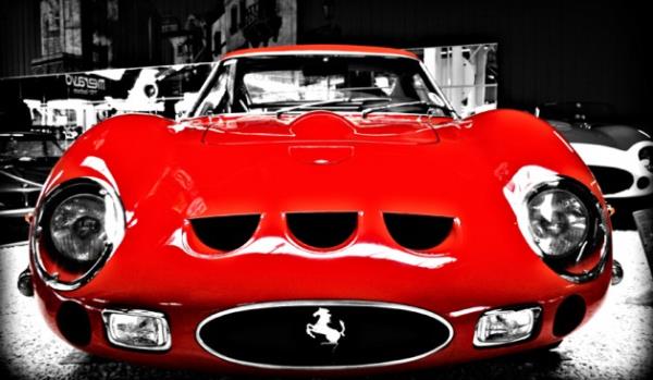 Getiimiz sene 1962 model Ferrari 250 GTO, 35 milyon dolara satlarak bir rekora imza atmt.