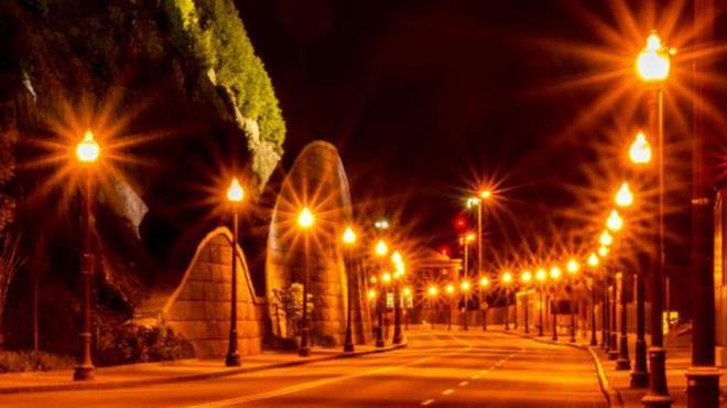 PEK SODYUM BUHARLI LAMBALARIN TERCH EDLME NEDENLER NEDR?  <br>      DK MAALYET VE UZUN MR  <br>  Sodyum buharl ampullerin tercih edilmesindeki en nemli sebep ampullerin dk maliyetli olmas. Bir YBS ampul dier ampullere gre ortalama 7 kat daha verimli ve uzun mrldr.