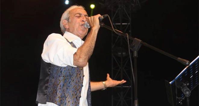 Bir sredir hastanede zatrre tedavisi gren ve yeni taburcu olan usta sanat Edip Akbayram, evinde dtkten sonra i kanama geirdi. Haydarpaa Numune Eitim ve Aratrma Hastanesi?ne kaldrlan Akbayram?n youn bakmdaki tedavisi sryor.