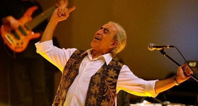 SANATININ ALESNDEN AIKLAMA    Aklamada, Edip Akbayram'n zatrre sonras taburcu olarak eve kt aktarlarak, u ifadelere yer verildi:    "Bu sabah farkl komplikasyonlara bal i kanama nedeniyle Haydarpaa Numune Eitim ve Aratrma Hastanesi'ne getirdik. Hastanede tedbir amal youn bakma alnd. Tedavisi sryor. Salk durumunun iyiye gitmesini umuyor ve tm sevenlerine sevgi ve selamlarn gnderiyoruz. Salk durumuyla ilgili gelimeleri kamuoyu ile paylamay srdreceiz. Sevenlerinden dua bekliyoruz."