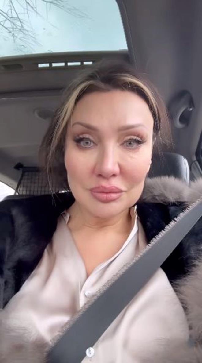 Akyrek, paylamnda "Yamurlu bir gnde son grevimizi yaptk.Hakikaten syleyecek sz bulamyorum, baz insanlar vardr Ferdi aabey gibi lm hi yakmyor onlara. Ya ka olursa olsun sanki lmszm gibi geliyor. Ferdi aabey benim hayatmda ve eimin hayatnda hakikaten babalk yapm bir insandr. 34 yl nce vokalistliini yaptk, bize ekmek verdi. Sahne tozunu ilk onunla yuttuk. Fadime'nin Dn'ndeki Fadime'de benim, klipte de oynadm. Hatta o dnem bir albm almas da yaptk" demiti.