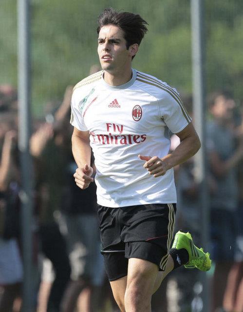 <p><b>Kaka </b></p>  Zarar eden kulp: Real Madrid   <p>Gittii kulp: Milan</p>   Zarar: 65 milyon Euro