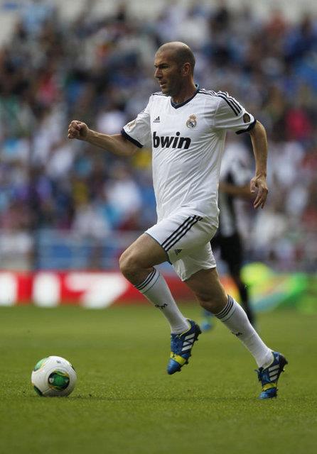 <p><b>Z.Zidane </b></p>  Kar eden kulp: Juventus   <p>Gittii takm: Real Madrid </p>  Kar: 70 milyon Euro