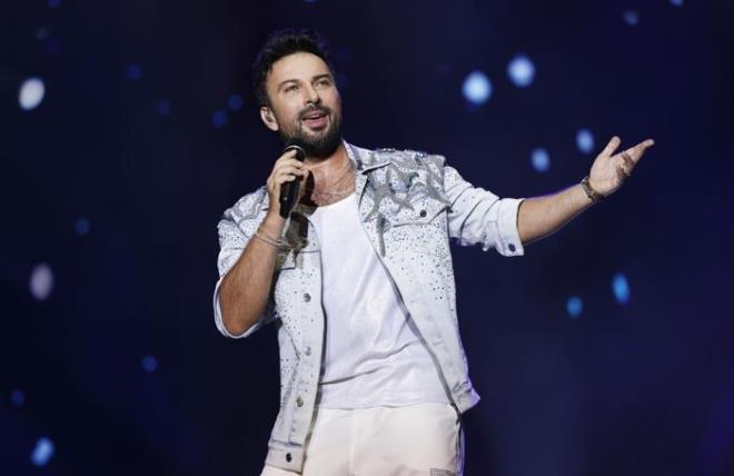 TARKAN VE PINAR DLEK  <p>  Tarkan, 2011'de Almanya'daki bir konserde tant hayran Pnar Dilek ile nce dostluk, ardndan aka yelken at. 2016'da sade bir nikah treniyle evlenen ift, mutluluklarn kzlaryla talandrd.