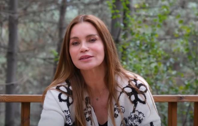 EBRU ALLI VE HARUN TAN<p>    Ebru all ve Harun Tan, Tan'n sahibi olduu firmann katalog ekimleri srasnda tant. ekimler srasnda yaknlaan ift, evlilik karar ald ve iki oullar dnyaya geldi. Ancak 11 yl sonra boanma karar aldlar.