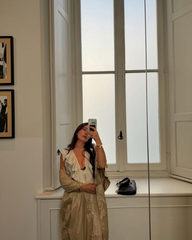 Neslihan Atagl ile Kadir Doulu'nun "Fatih Harbiye" dizisindeki arkadalklar zamanla aka dnm ve nl ift 2016 ylnda dnyaevine girmiti.