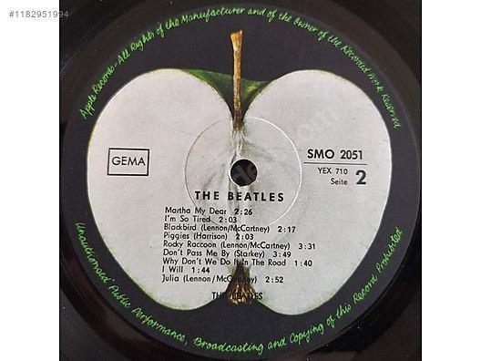 1. THE BEATLES - THE WHTE ALBUM    Dnyaca nl mzik grubu The Beatles'n 1968 ylnda yaymlad ve koleksiyoncularn favorisi haline gelen "The White Album", zellikle dk seri numaral ve orijinal Apple logosuna sahip kopyalarla 10.000 Euroya kadar alc buluyor.