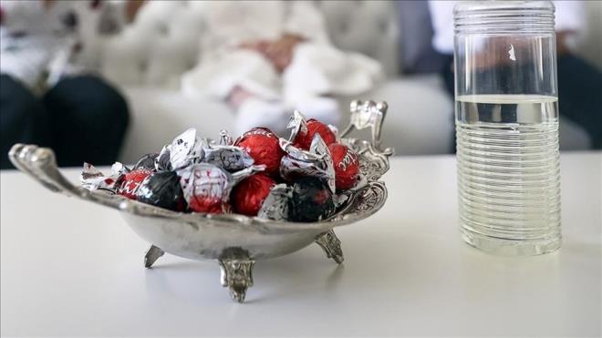 2025'te idrak edilecek dini bayramlarn tarihlerine ynelik aratrmalar,  aylarn balamasyla birlikte hz kazand. Ramazan ve Kurban Bayram'nn 2025 ylnda hangi tarihlere denk geleceini imdiden renmek isteyen vatandalar sorularna cevap aryor.