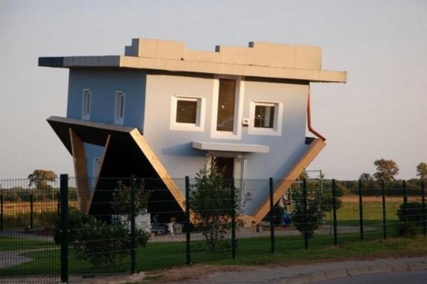 Mhendis ve mimarlarn tasarladklar 'ilgin' ev, i yerleri gibi yaptlar, normalin dnda olunca insanlar etkileyebiliyor.