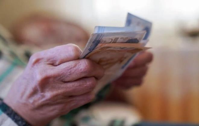 2025 ZAMLI EMEKL MAA DEME TARHLER<br>  Konuya ilikin A Haber'de deerlendirmelerde bulunan Takvim Gazetesi Ekonomi Mdr Faruk Erdem, Ocak aynda zaml maa demeleri u tarihlerde gerekleiyor diyerek tarihleri paylat: