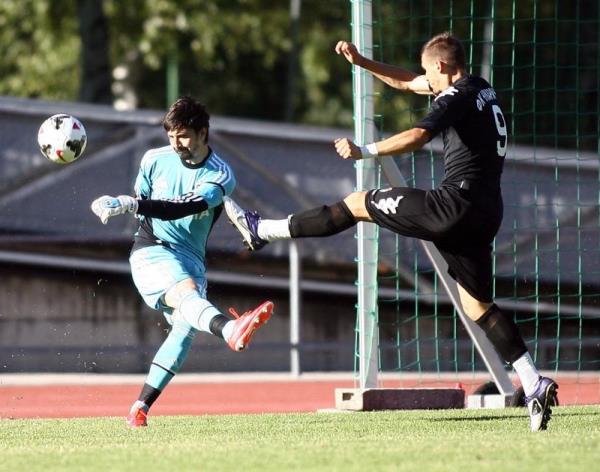 <b>-En goll malar:</b> 10-0 Adana Demirspor (1989-1990),8-2 Altay (1994-1995), 7-3 Gztepe (2002-2003)