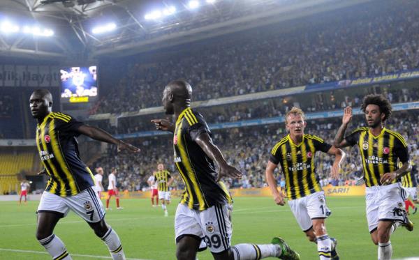 <b>-En farkl skorlu galibiyeti:</b> 8-1 Samsunspor (1993 1994), Kayserispor (1994-1995), 7-0 Denizlispor (1984- 1985 ve 1996-1997), 7-0 Kayserispor (2004-2005), 7-0 Hacettepe (2008-2009)  <p><b> -En farkl skorlu yenilgisi:</b> 6-1 Aydnspor (1990-1991), 5-0 Galatasaray (1960-1961)</p>