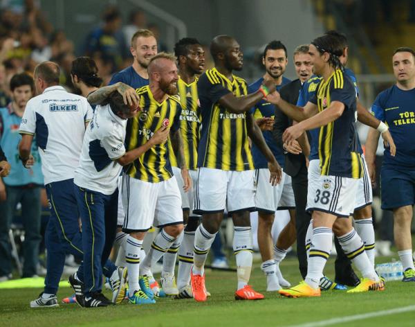 -Lig tarihindeki 56. sezonuna giren Fenerbahe, ezeli rakipleri Beikta ve Galatasaray gibi btn sezonlarda yer alrken, sonuncusu 2010-2011'de olmak zere 18 kez ampiyonluk ipini gsledi...