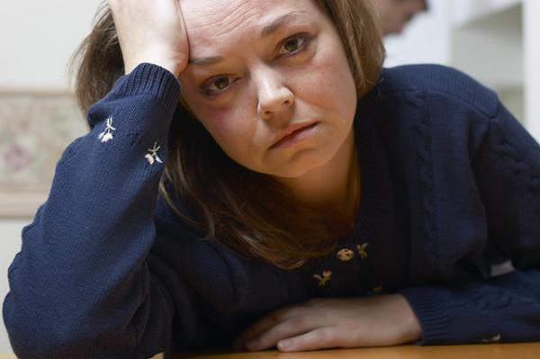 Bir kiiye depresyon tans konulabilmesi iin biri temel olmak zere en az be belirtinin bulunmas ve bu belirtilerin her gn, en az iki hafta sreyle devam etmesi gerekiyor.