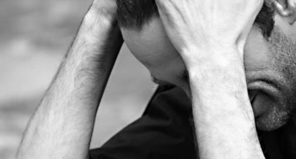 Dnyada 350 milyon insan etkileyen depresyonu nemsiz bir sorun gibi grmeyin. hmal edildiinde ok ciddi sonular olabiliyor. Uzmanlar, "Akrabalar arasnda depresyon yaam kii bulunanlarn bu sorunla karlama riskleri daha yksek" diyor.