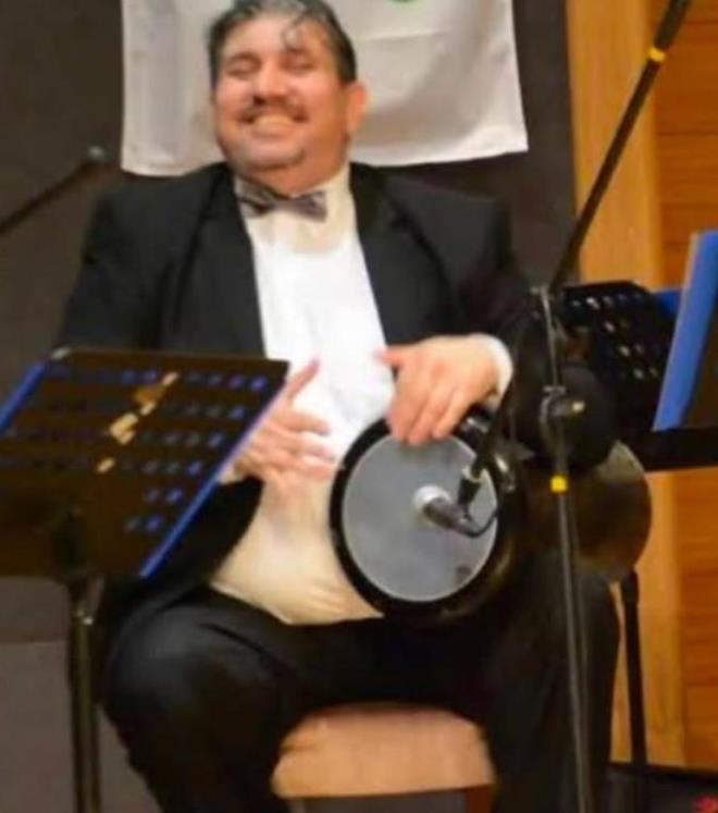 SOSYAL MEDYADAN DUYURDU<p>    nl trkc dier paylamnda ise ''Sahnemizin ve orkestramzn nee kayna olan davulcu Ahmet?imize veda etmenin derin zntsn yayoruz. Kendisine Allah'tan rahmet, ailesine ve tm sevenlerine basal diliyorum. Bu byk kayp nedeniyle bu akam Yeni Gazino'da gerekletireceimiz sahnemiz ileri bir tarihe ertelenmitir.'' mesajn paylat.