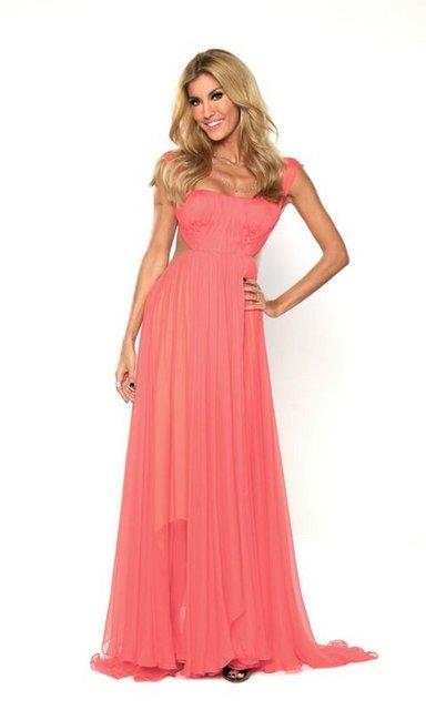 <p><b>HER EY DAHL</b></p> Alian ve ala kel ile "Her ey Dahil", hafta ii her gn saat 10.00'da, birbirinden ilgin konuklar ve magazin gndemine dair yorumlaryla gne renk katmaya devam edecek.