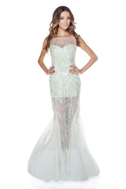 zge Ulusoy'un sunumuyla magazin haberlerini, son gndemi en keyifli ekliyle ekranlara getiren "Hey Canl", her pazartesi canl yaynla ekranda olacak.