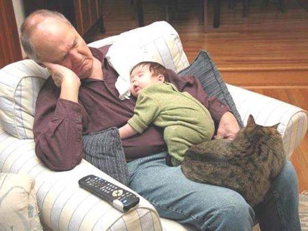 "1 ay ya da daha uzun sreli uyku sorunlarnda mutlaka bir hekime gitmek gerekir ancak bu sre iinde baz bitkisel rnler ksa sreli zm sunabilir" dedi.