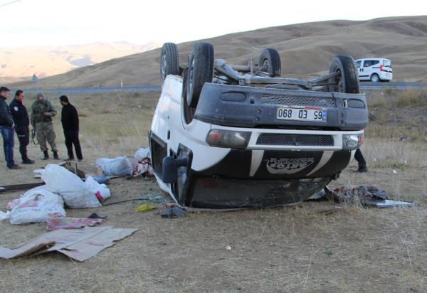 Van'n Bakale ilesinde meydana gelen trafik kazasnda 1 kii ld, 4 kii yaraland.
