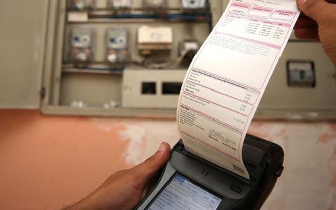 Elektrik abonelerine salanan sbvansiyonlarn daha adil dalmn salamak iin hayata geirilen yeni dzenlemeyle elektrik faturas aylk 417 kilovatsaat tketimi aan konut aboneleri, devlet desteinden yararlanamayacak.